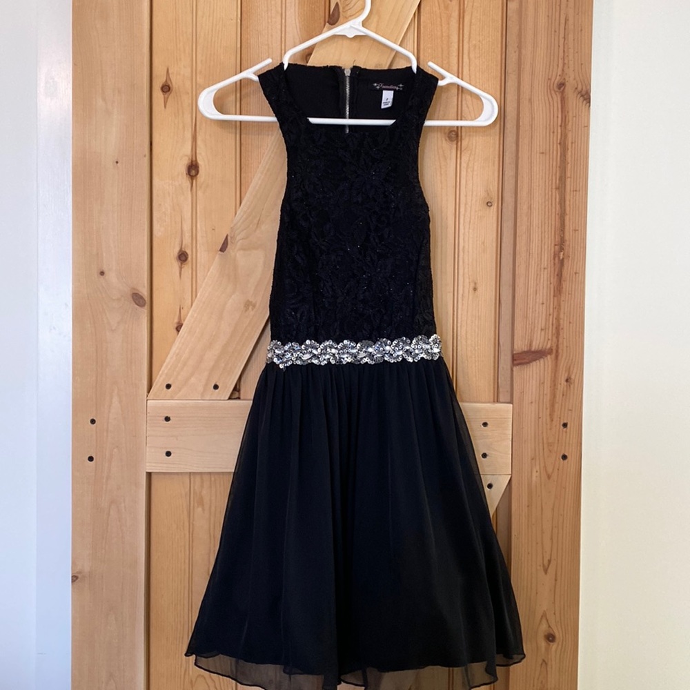 Beautiful black dress for band performance, homecoming, prom, or party!